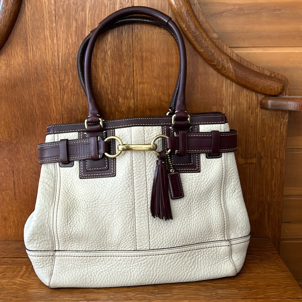 Rare! Coach Hampton Book Tote in cream with Dark Brown Pebbled Leather Details. - Picture 1 of 8